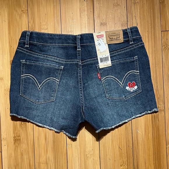 NWT Levi’s Shorty Shorts Raw Hem Embroidered Detail Size 16R Juniors - Picture 7 of 15